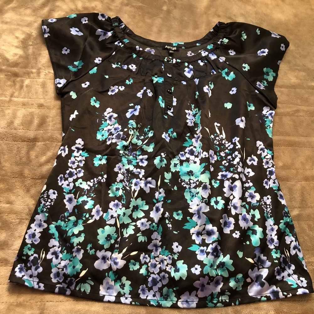 Apt. 9 black short-sleeved blouse with flower print, size medium.